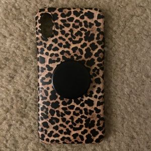iPhone X leopard case with popsocket